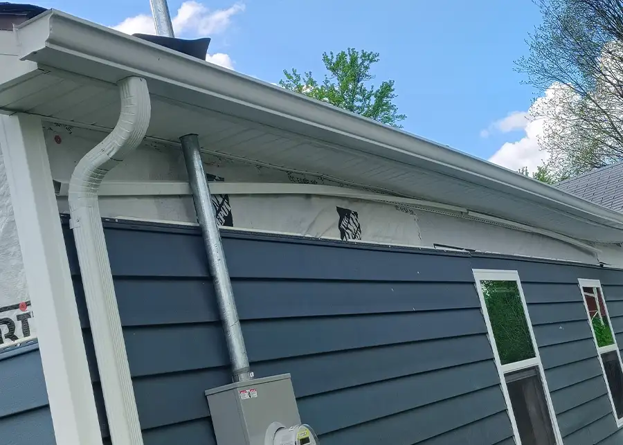 River Cities Seamless Gutters - vinyl siding repair - Granite City, IL Metro East