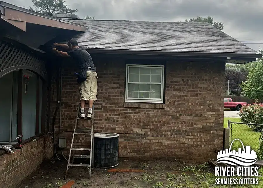 River Cities Seamless Gutters - gutter guards - Granite City, IL Metro East