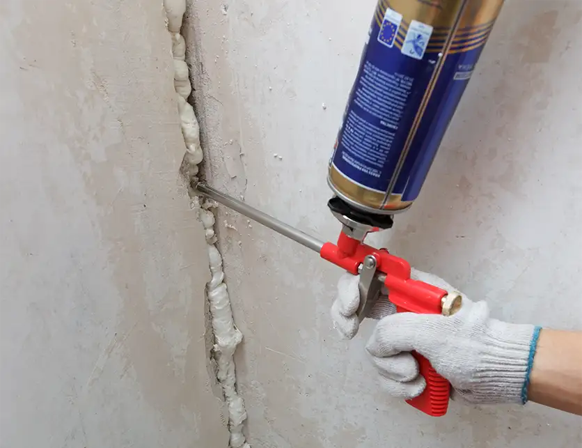 River Cities Seamless Gutters - Wall Injection Spray Foam Insulation (¼-Inch Drill Method) - Granite City, IL Metro East